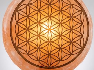 Geometric Pattern Salt Crystal Lamp